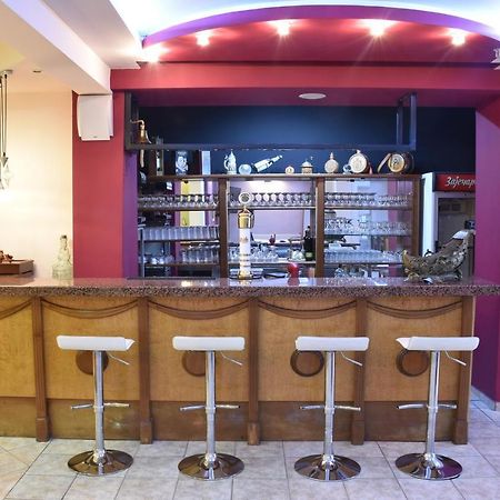 Hotel Erato Paralía エクステリア 写真